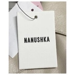 Nanushka Sharma - Robe Mi-longue Sans Manches à Ceinture En Similicuir Beige -ModeChic Magasin 412443 5