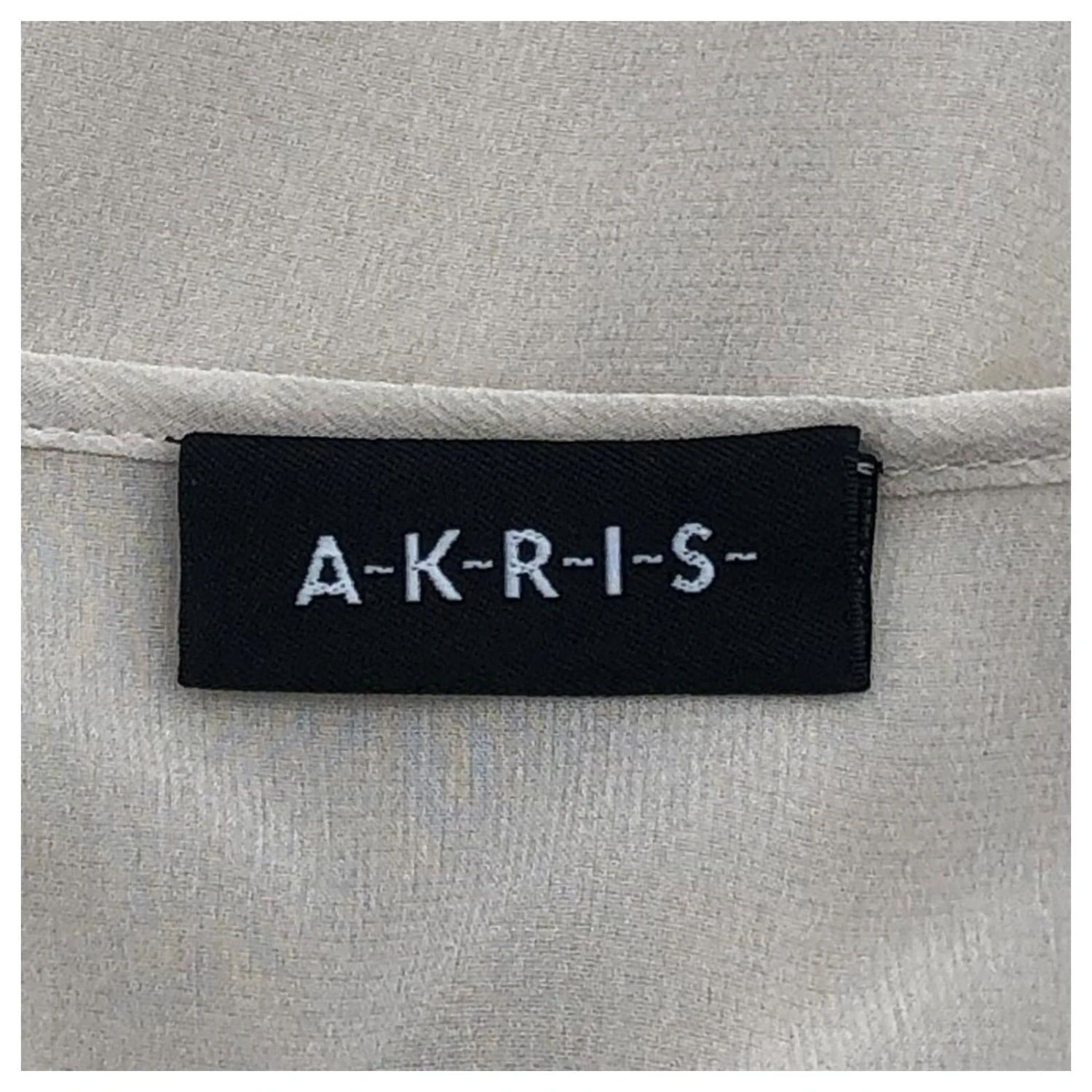 Robe De Jour Akris En Soie Tissée Beige Avec Slip Et Ceinture Blanc Écru 8 Robe De Jour Akris En Soie Tissée Beige Avec Slip Et Ceinture Blanc Écru – Image 8