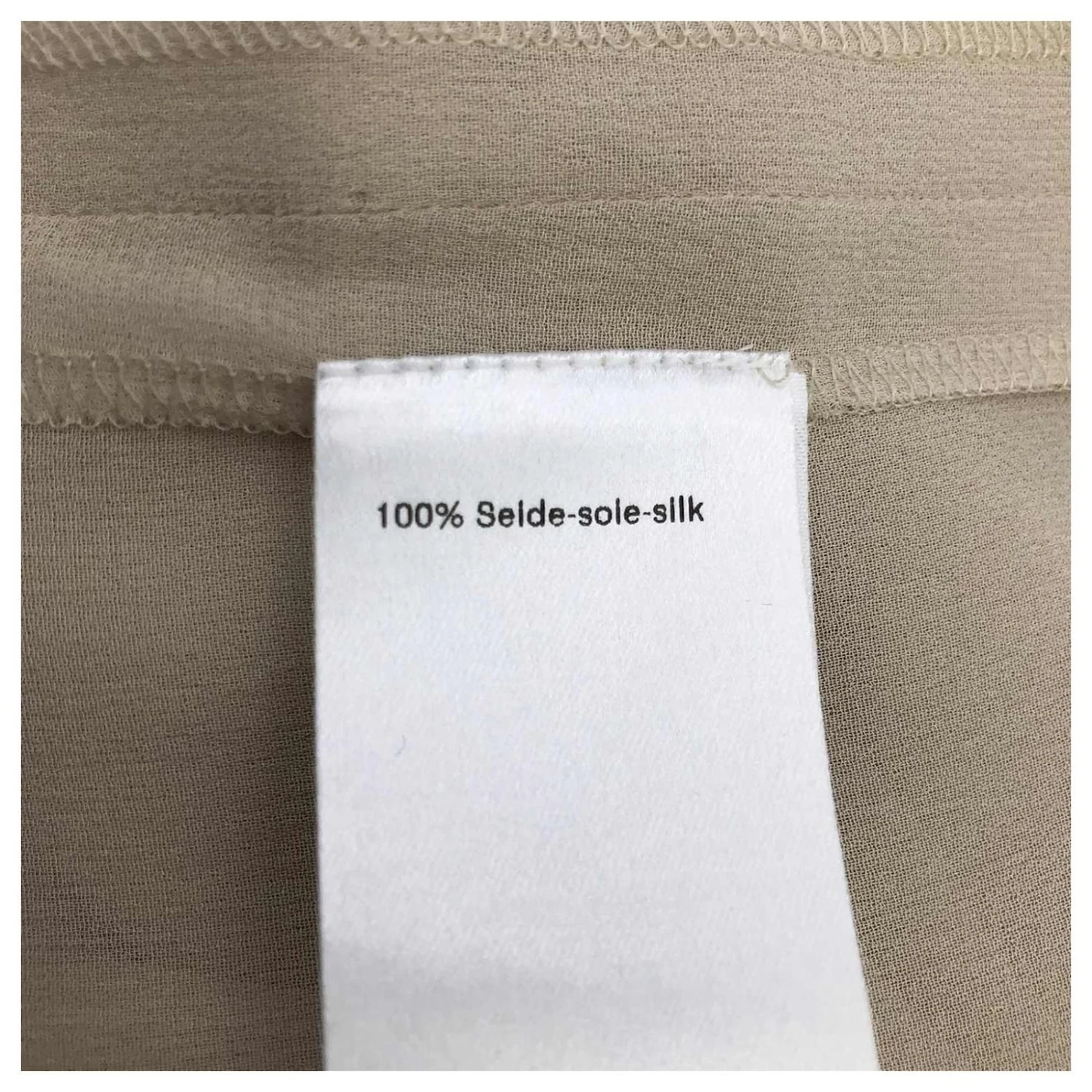 Robe De Jour Akris En Soie Tissée Beige Avec Slip Et Ceinture Blanc Écru 9 Robe De Jour Akris En Soie Tissée Beige Avec Slip Et Ceinture Blanc Écru – Image 9