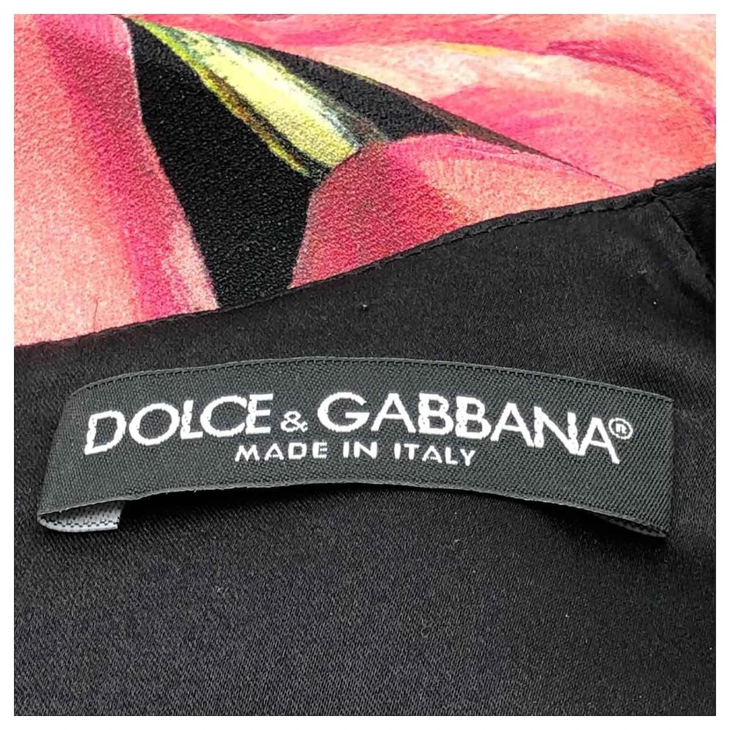Robe Dolce & Gabbana En Imprimé Tulipe Rose Sur Fond Noir 4 Robe Dolce & Gabbana En Imprimé Tulipe Rose Sur Fond Noir – Image 4