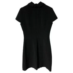 Hugo Boss La Robe De Travail à Encolure Trou De Serrure Hugo Est En Viscose Noire 9 Hugo Boss La Robe De Travail à Encolure Trou De Serrure Hugo Est En Viscose Noire -ModeChic Magasin 677941 4