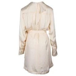 Victoria Beckham Robe Plissée En Jacquard Effet Portefeuille En Acétate Crème Blanc Écru 7 Victoria Beckham Robe Plissée En Jacquard Effet Portefeuille En Acétate Crème Blanc Écru -ModeChic Magasin 740927 3