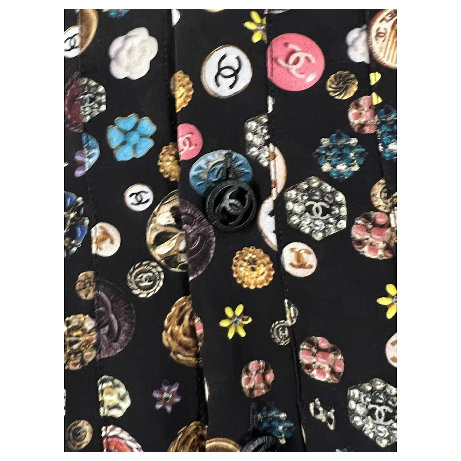 Chanel 10K$ Superbe Robe En Soie Avec Logo CC Noir 8 Chanel 10K$ Superbe Robe En Soie Avec Logo CC Noir – Image 8