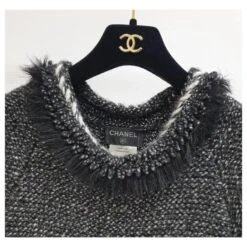 CHANEL Fall 2010 Robe à Franges En Fourrure De Cachemire Et Tweed Noir Et Blanc Sz.36 Multicolore 9 CHANEL Fall 2010 Robe à Franges En Fourrure De Cachemire Et Tweed Noir Et Blanc Sz.36 Multicolore -ModeChic Magasin 775573 3