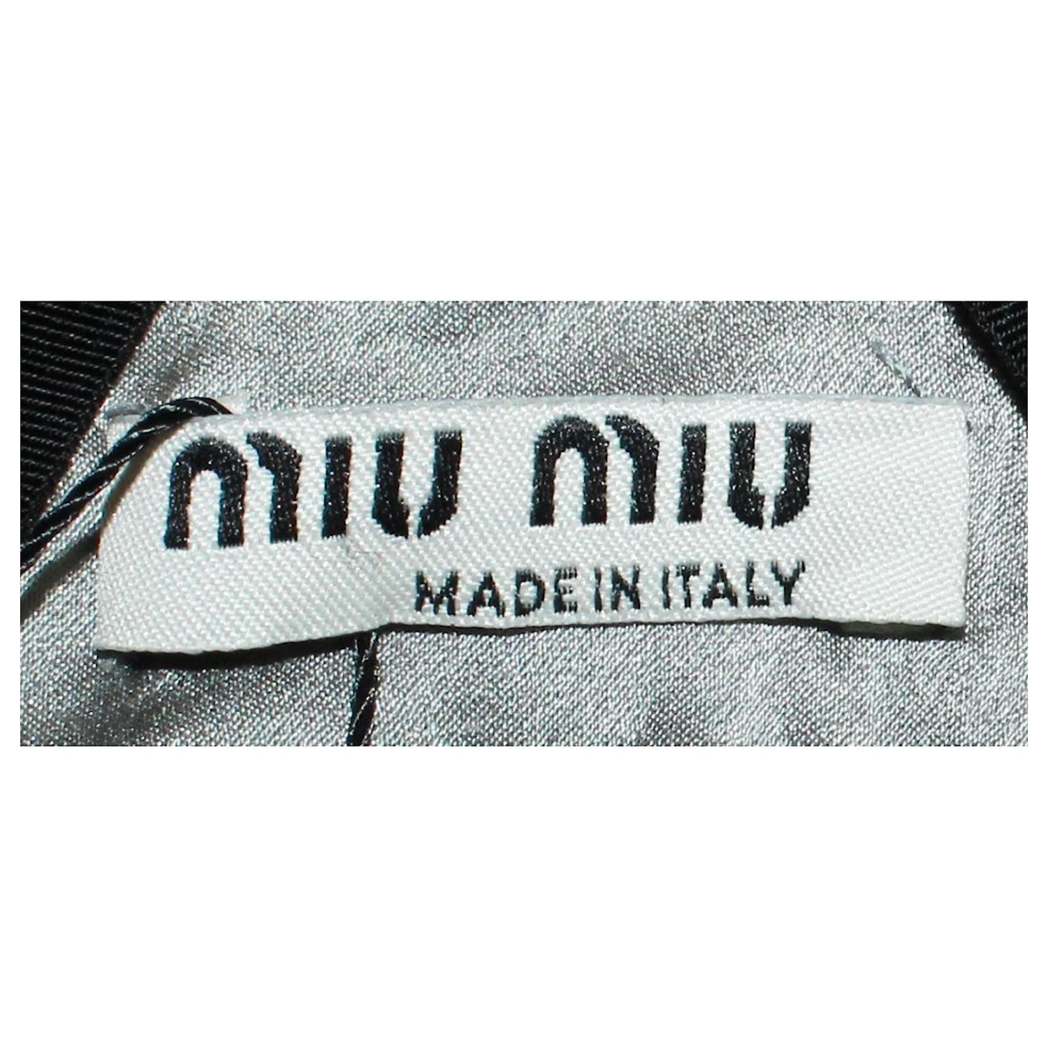 Miu Miu Robe En Soie Argentée Métallisé 6 Miu Miu Robe En Soie Argentée Métallisé – Image 6