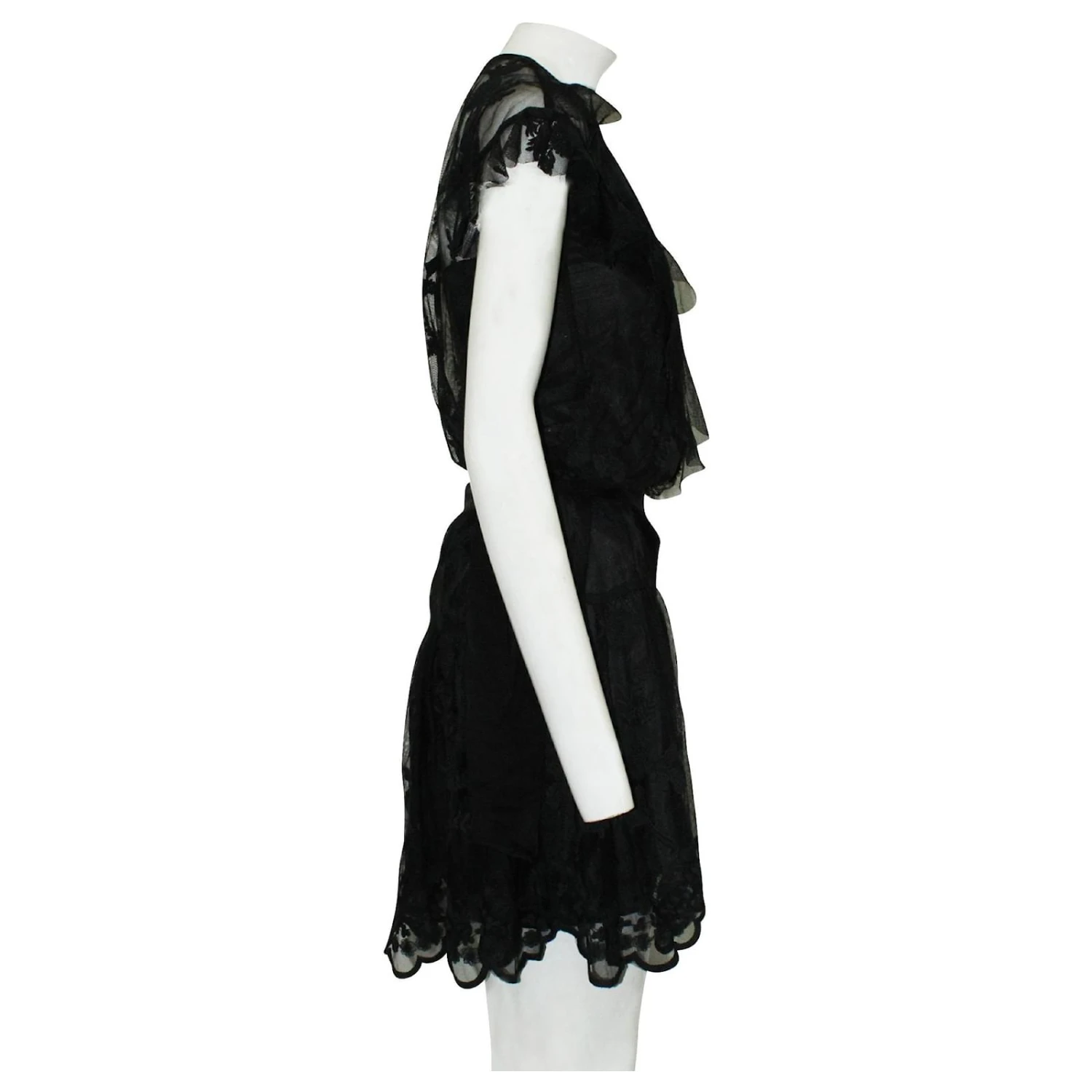 Anna Sui Robe Longueur Genou En Dentelle Noire Avec Robe Intérieure 3 Anna Sui Robe Longueur Genou En Dentelle Noire Avec Robe Intérieure – Image 3